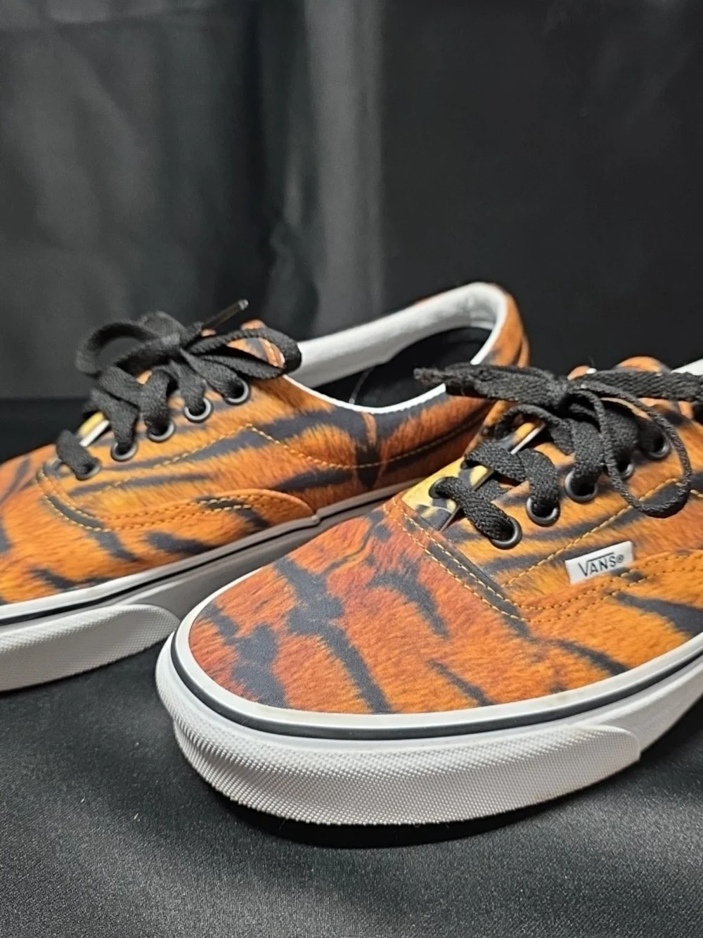 Vans low top